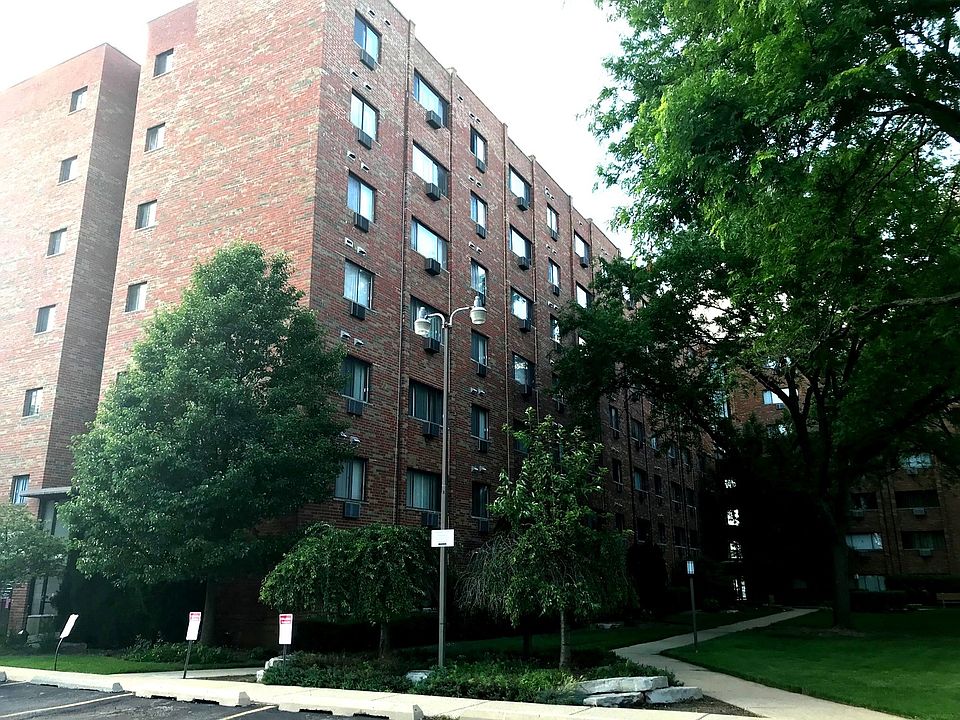 1st image of 8503 W Catherine Ave APT 720-4