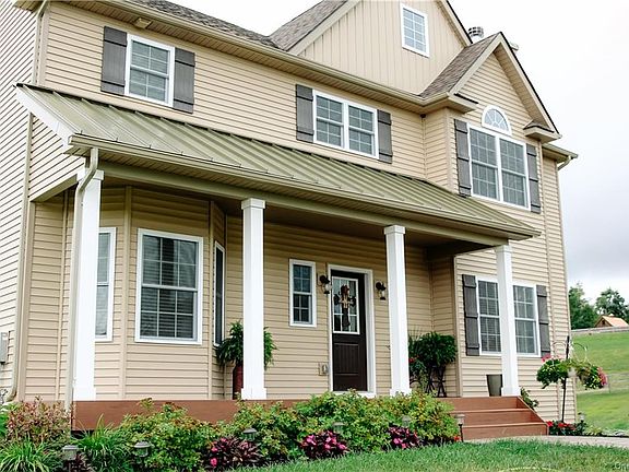 3rd image of 30 Lauren Ln