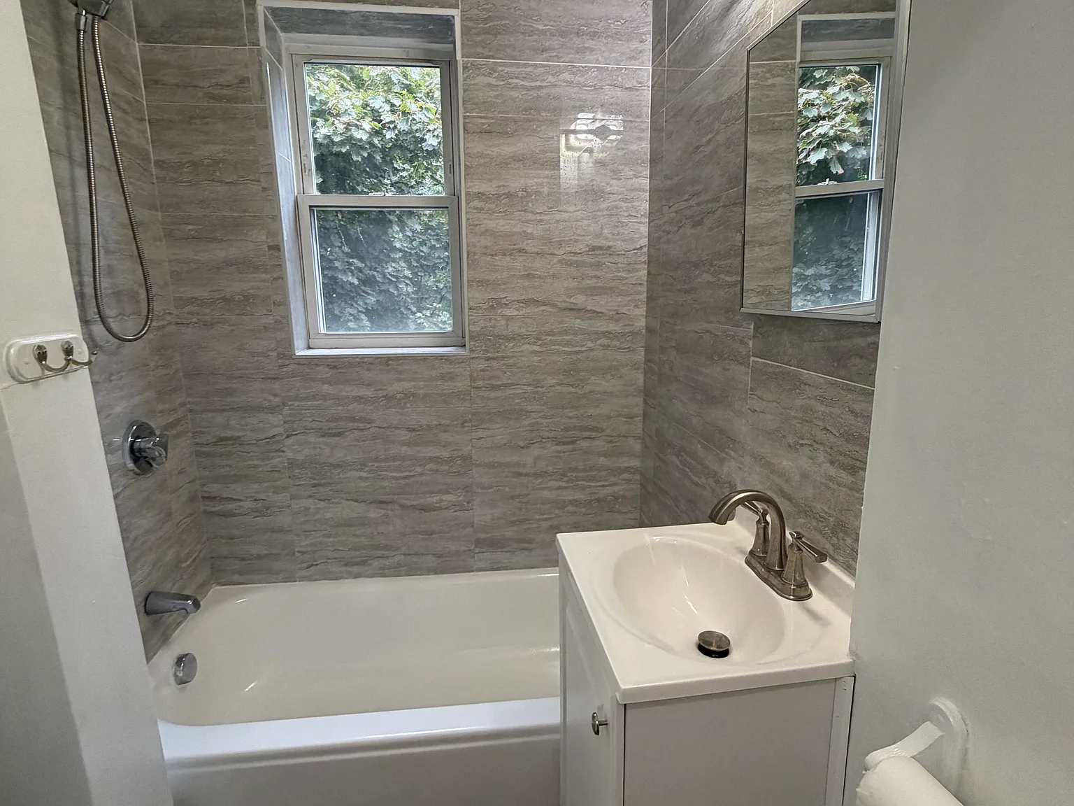 1 bed, 770 sqft, $2,250 — Photo 3