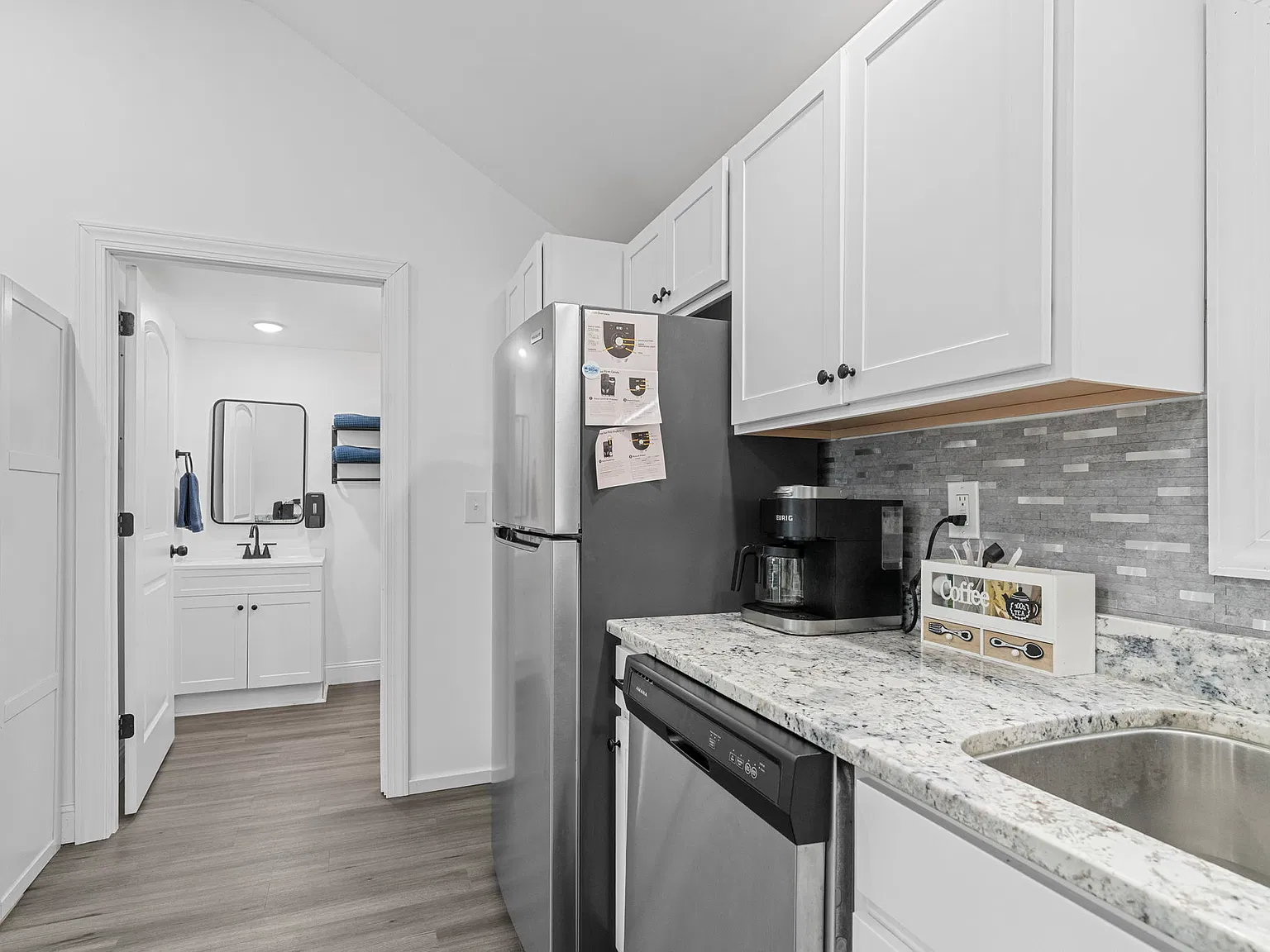 Studio, 600 sqft, $1,200 — Photo 3