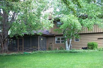 1st image of 340 S Woodland Dr
