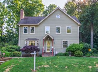 6 Archung Rd, Wayne, NJ 07470