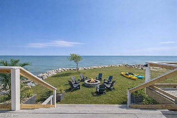4th image of 907 Bay Tree Beach Rd