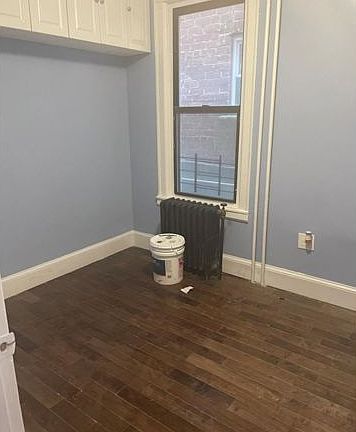 5th image of 732 E 223rd St Floor 1
