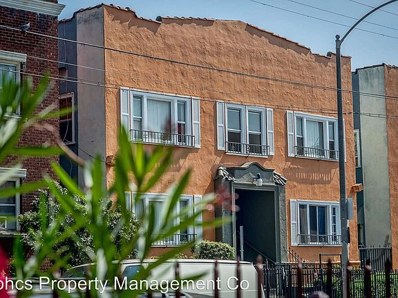 2nd image of 404 N Coronado St APT 106