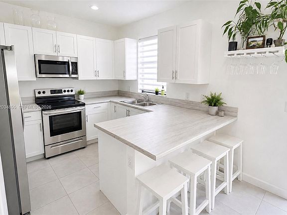 4th image of 20866 NE 7th Pl