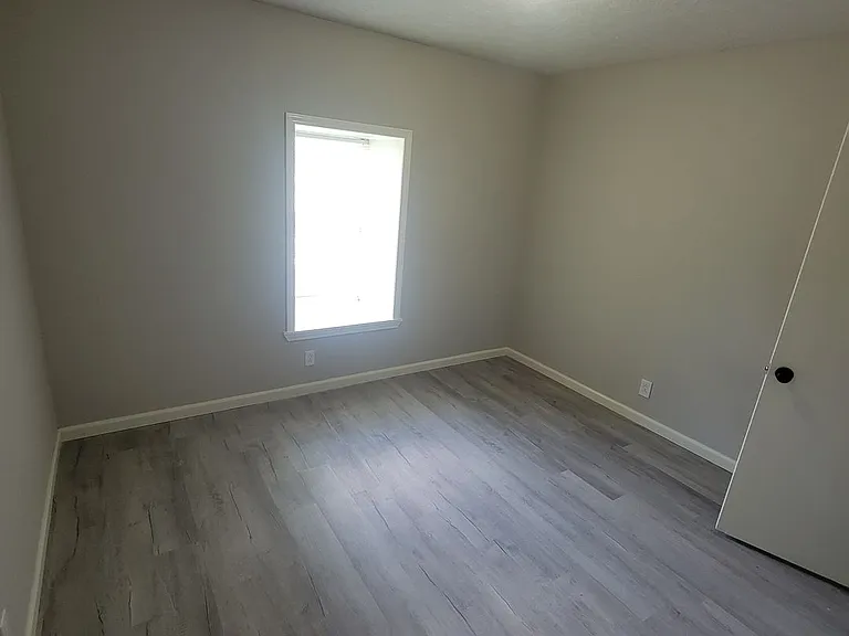 103 White St — Photo 11