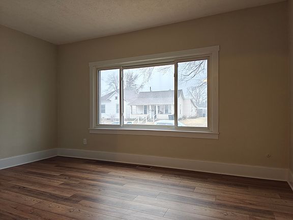 4th image of 909 S 21st St
