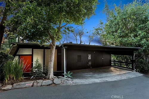 7912 Willow Glen Rd Photo 1