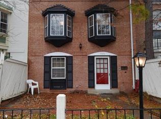 7920 Central Park Cir, Alexandria, VA 22309