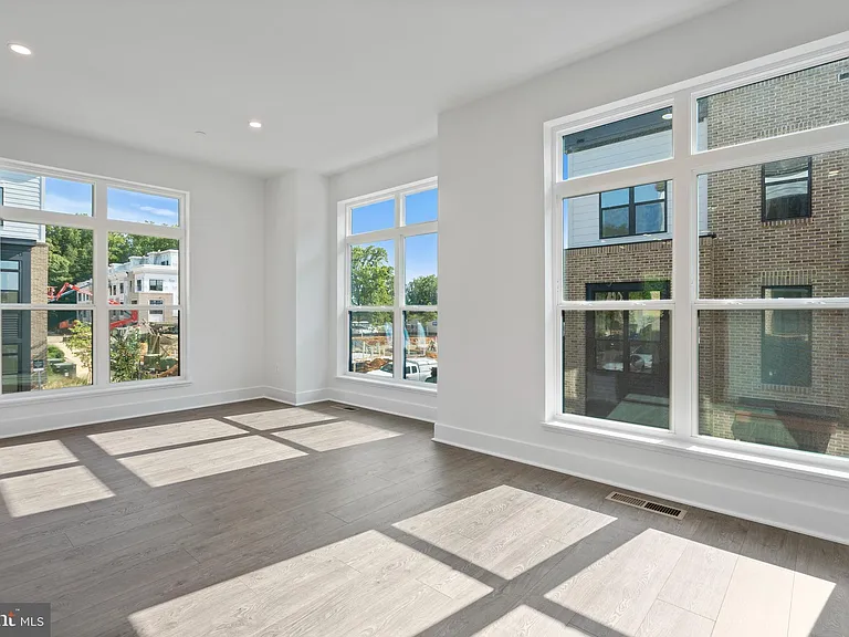 2038 Tysons Ridgeline Rd — Photo 14
