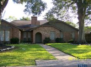 2823 Fairway Dr, Sugar Land, TX 77478