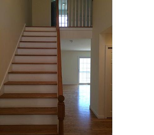 3rd image of 202 Jessica Ln #202