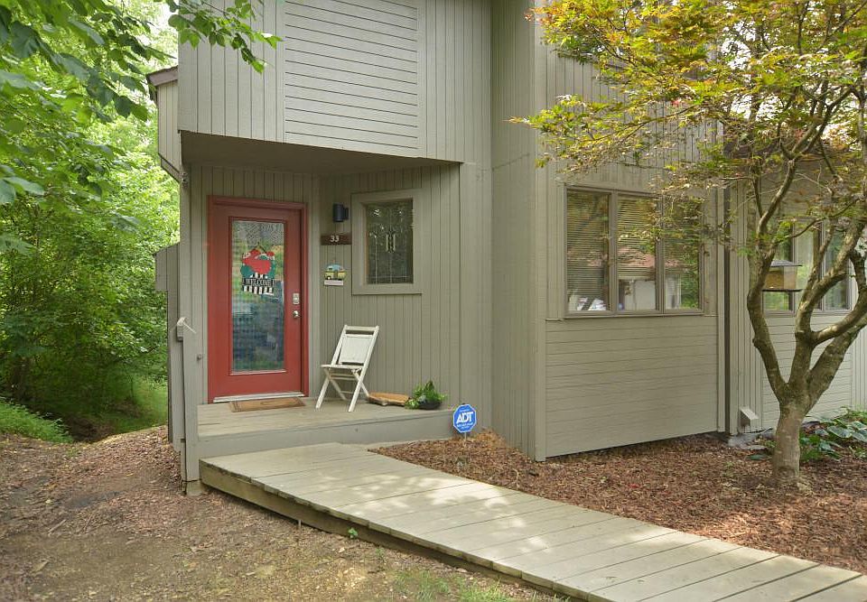 1st image of 33 Willowbrook Dr #33