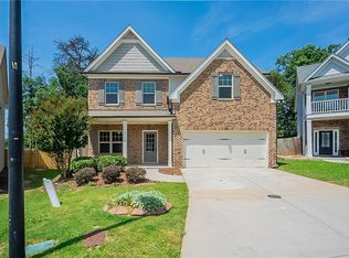 562 Lynnfield Dr, Lawrenceville, GA 30045