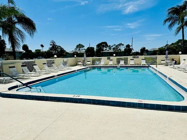 1520 SE Royal Green Cir #206 — Photo 33