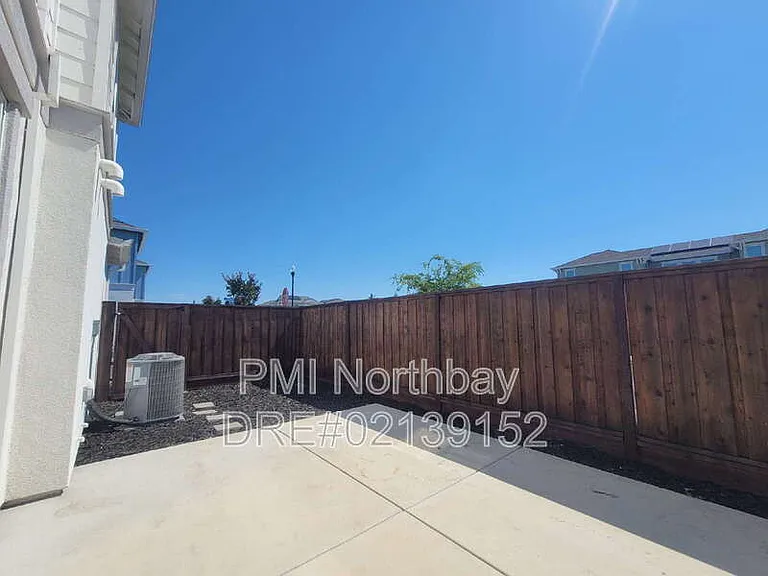 109 Clownfish St — Photo 20