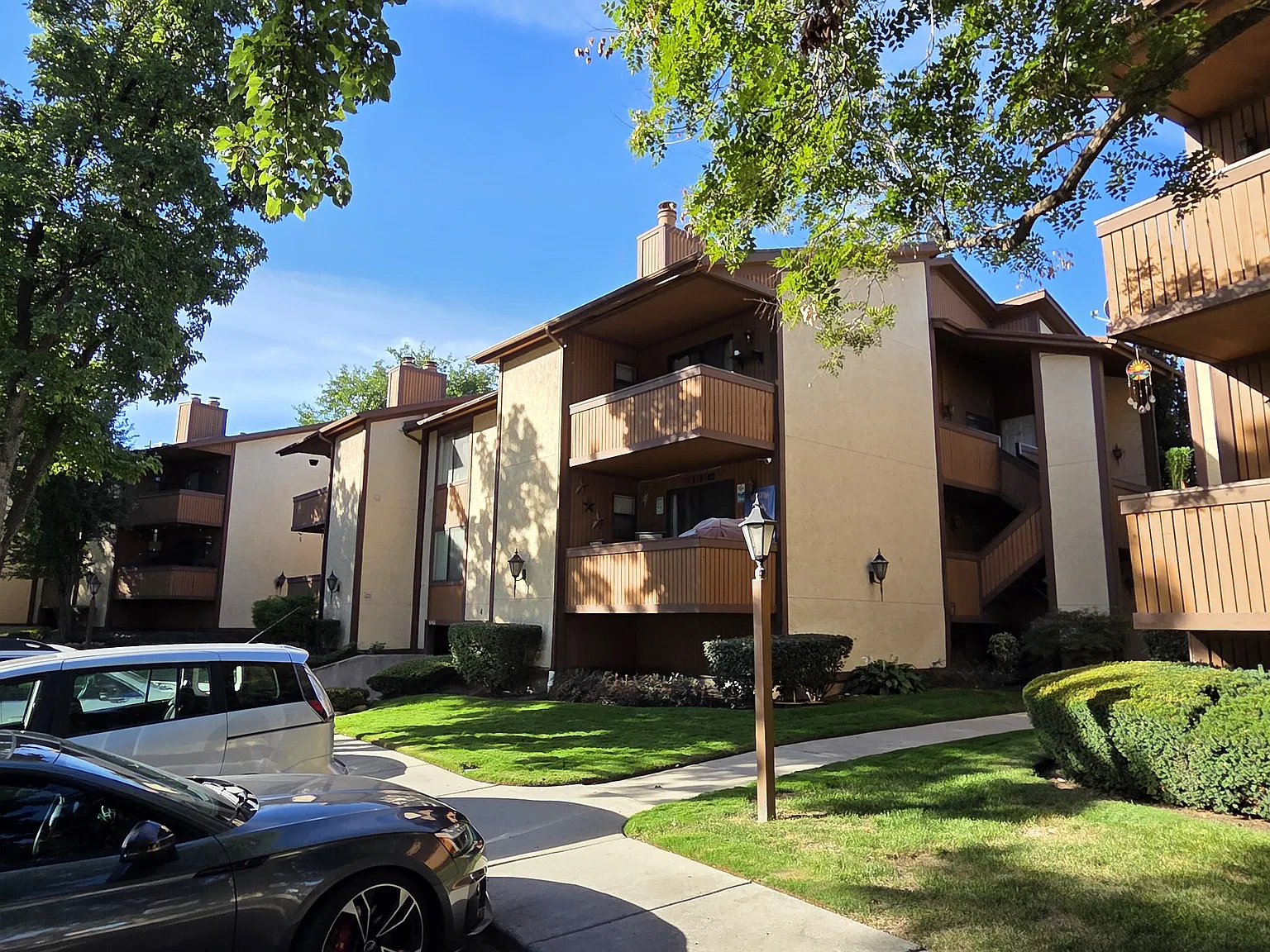 2 bed, 784 sqft, $1,500 — Photo 2