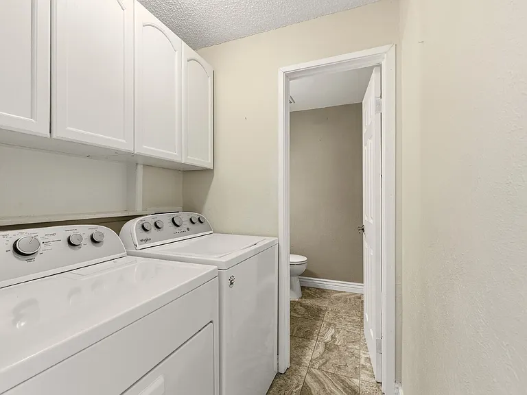 234 W Rockrimmon Blvd #D — Photo 10
