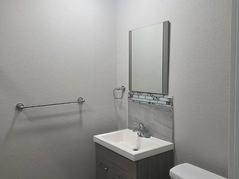 517 N Main St — Photo 9
