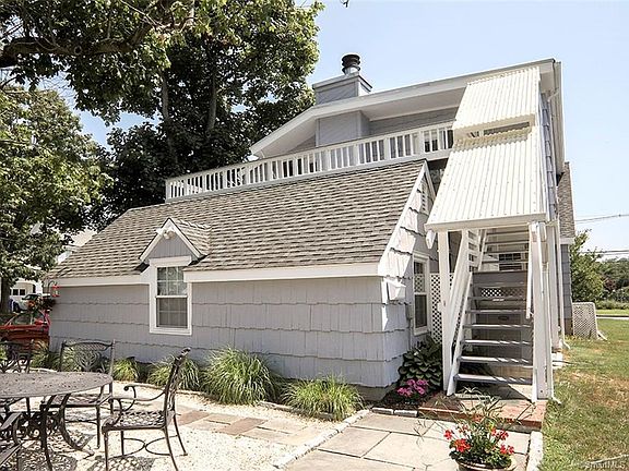 3rd image of 152 Gregory Blvd #A