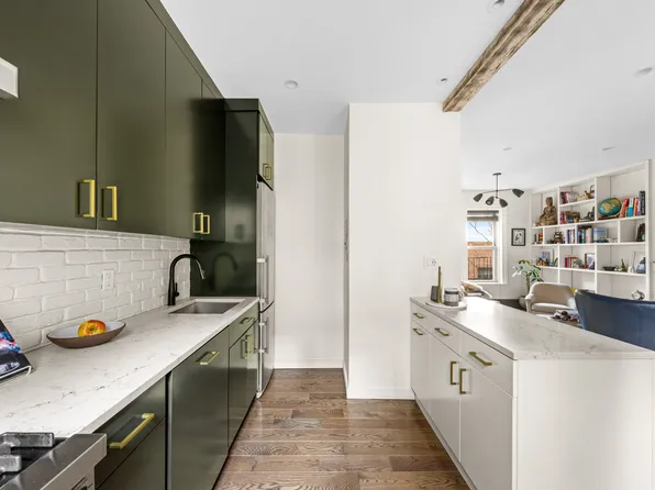 261 West 22nd Street image 8 of 14