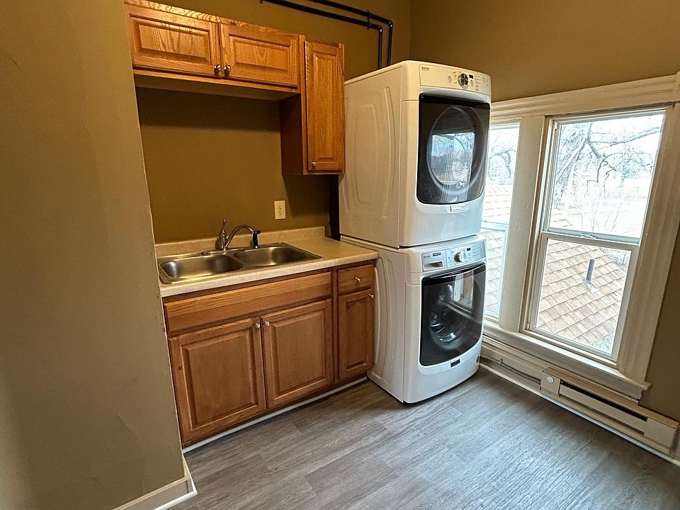 1st image of 629 9th Ave S #2