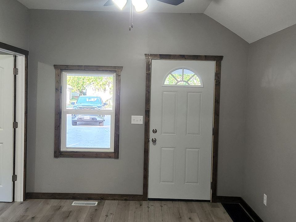 1st image of 1212 Wauponsee St