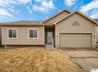 18634 L Cir, Omaha, NE 68135