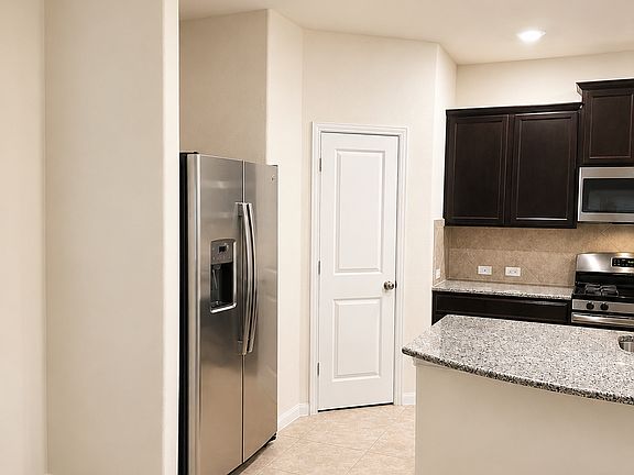 4th image of 369 Shale Cir
