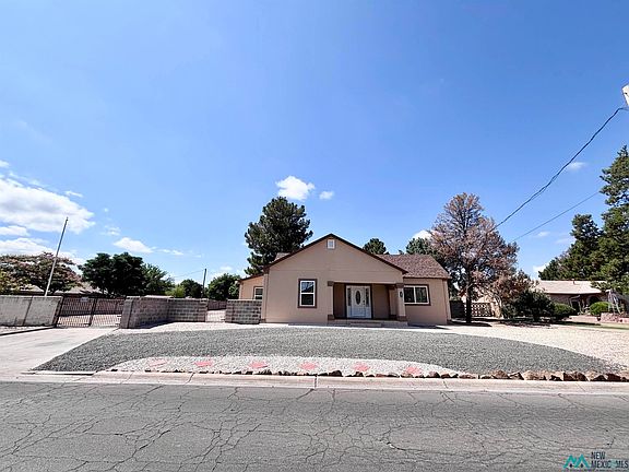 2nd image of 302 E Mescalero Rd