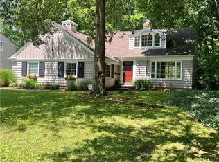 20899 Farnsleigh Rd, Shaker Heights, OH 44122