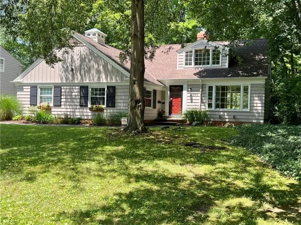 20899 Farnsleigh Rd, Shaker Heights, OH 44122