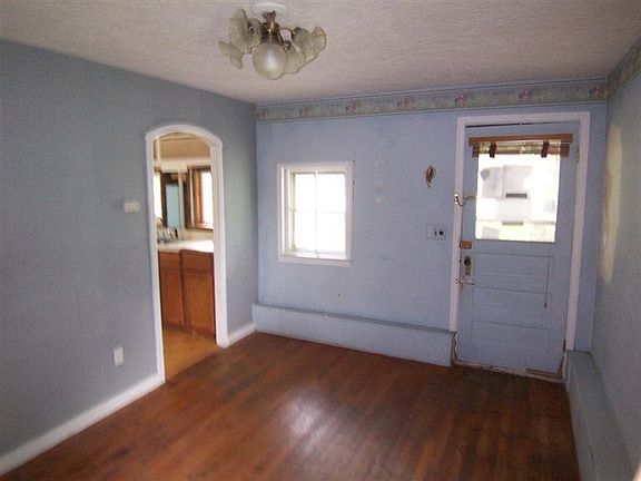 5th image of 311 Western Ave
