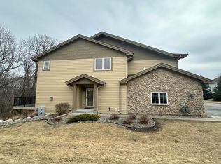 3826 Raspberry Ridge Rd NW, Prior Lake, MN 55372
