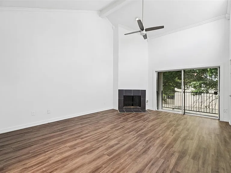 3618 Gillespie St #102 — Photo 33