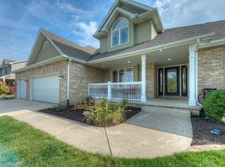 9489 Renaissance Dr, Saint John, IN 46373