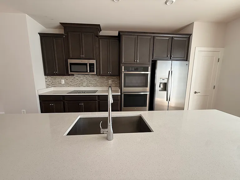 8795 Kensington Church St — Photo 6