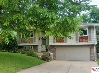 13724 Birchwood Ave, Omaha, NE 68137