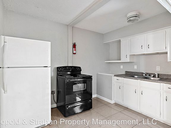 4th image of 815 Shirley St APT 200