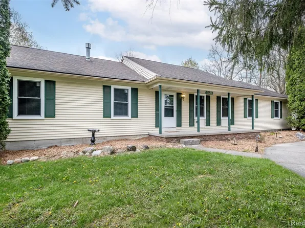 9416 S State Rd, Goodrich, MI 48438