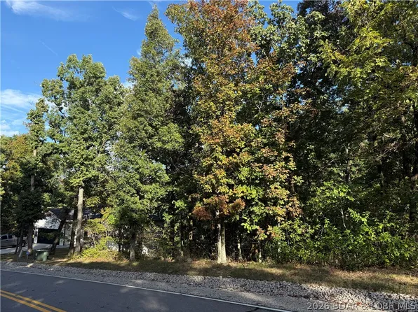 946 & 947 Nassau Cir, Lake Ozark, MO 65049