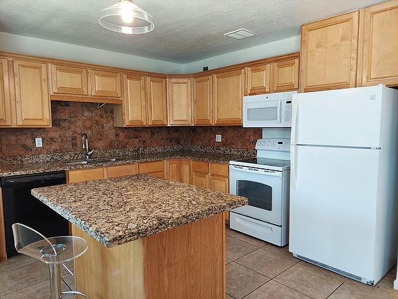 4th image of 8001 E Whitton Ave