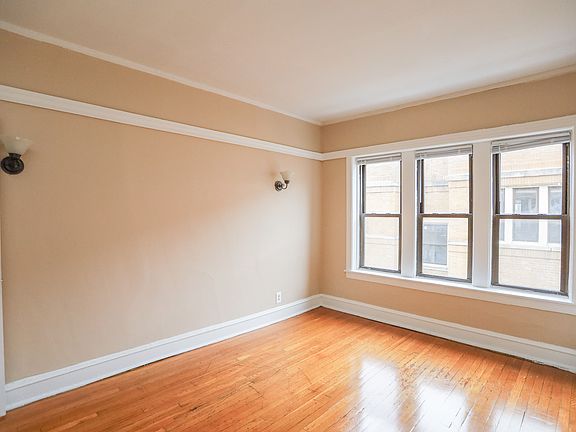 2nd image of 5054 N Kenmore Ave APT 5