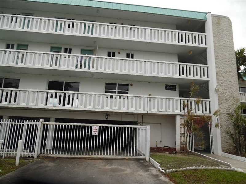 1st image of 1140 NE 191st St #22