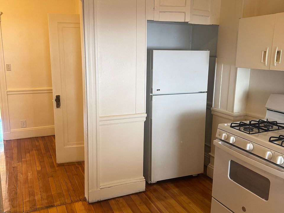 1st image of 332 Salem St APT 5