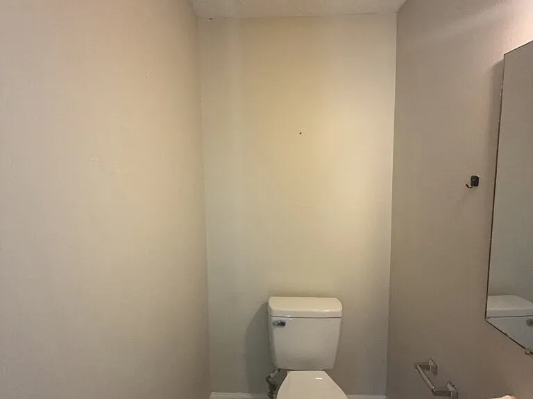 902 Laurel Ln — Photo 7