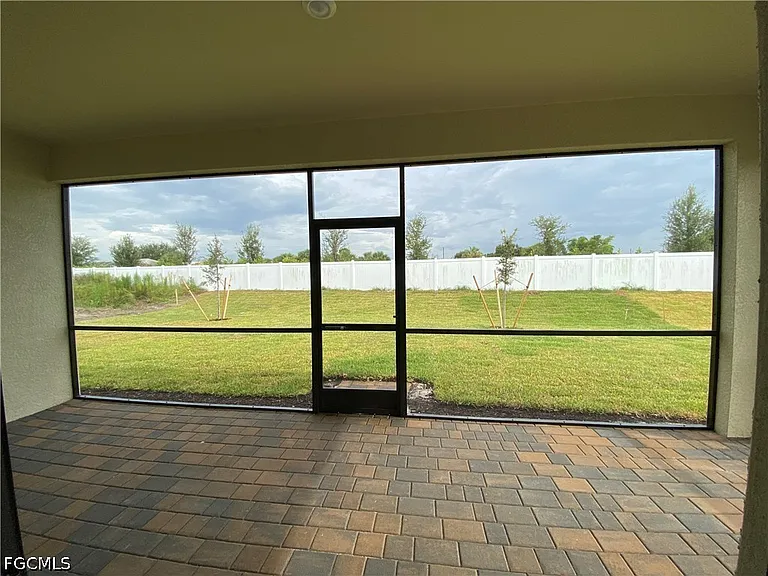 14662 Cantabria Dr — Photo 48