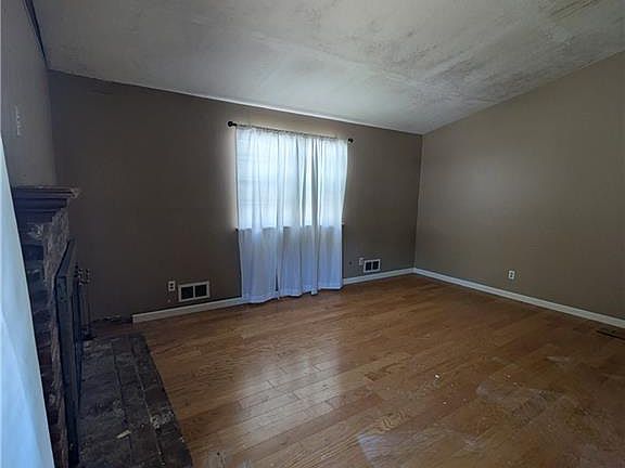 2nd image of 1217 S Osage St