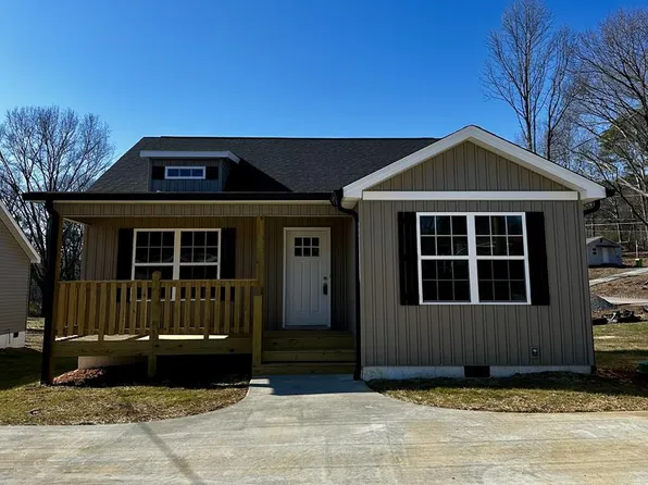 1306 Riverbend Rd, Dalton, GA 30721